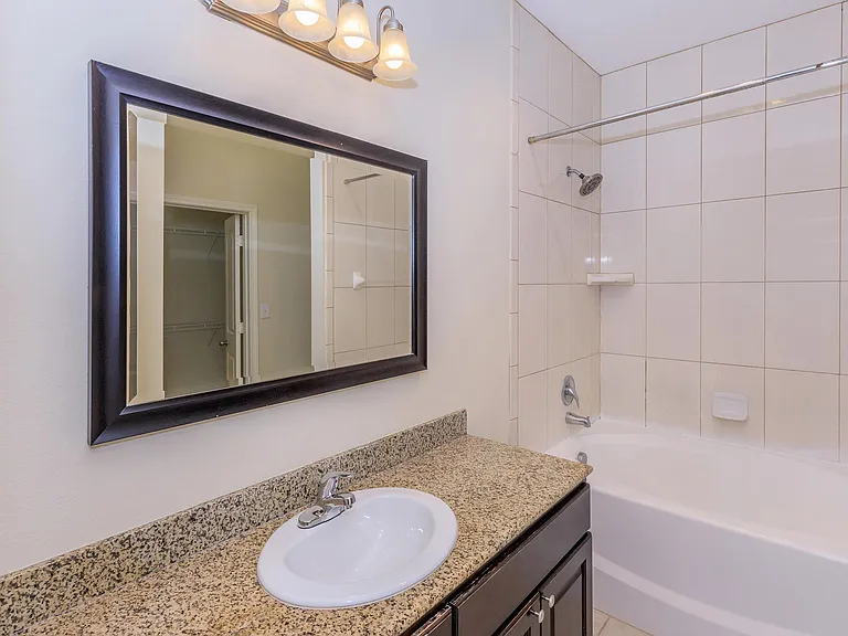 Arista Apartments — Photo 24