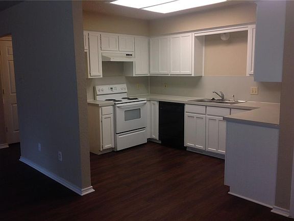 2nd image of 1913 Ashley Dr