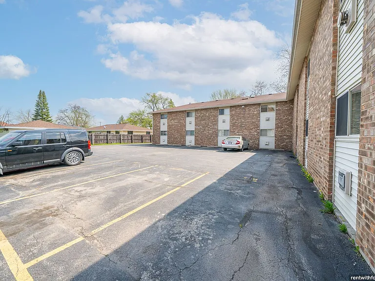 205 Adams St — Photo 13