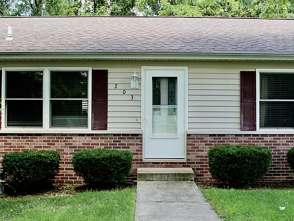 2nd image of 203 E Wilmington St