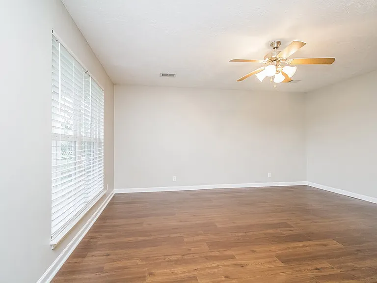 3746 Maya Dr — Photo 4