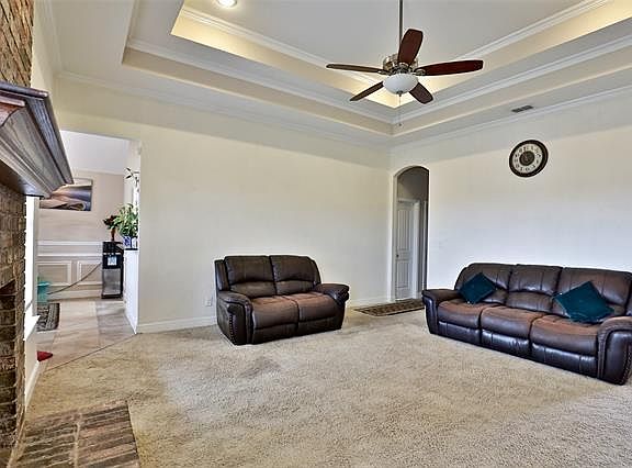 5th image of 7701 Venice Dr