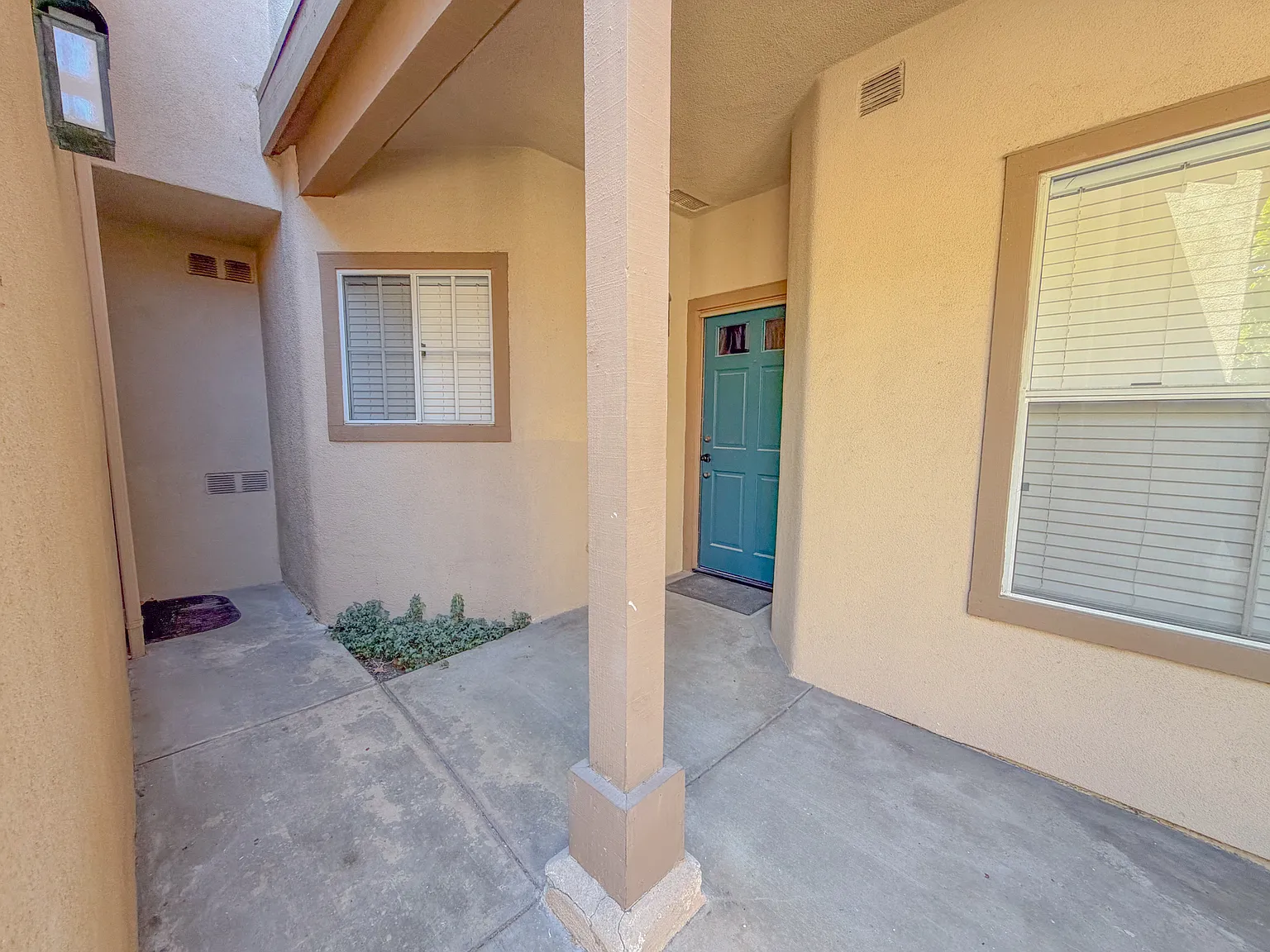 2 bed, 875 sqft, $3,150 — Photo 2