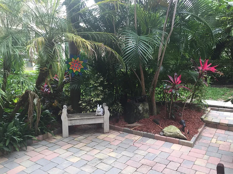 501 SW 11th Pl #106 — Photo 38