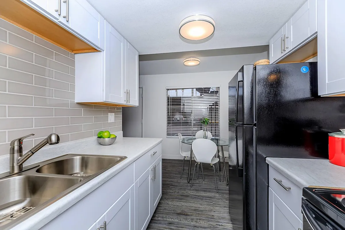 Building Photo - Palisade Park Aparments