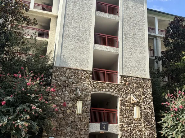 212 Dollywood Ln #445, Pigeon Forge, TN 37863