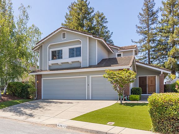 3rd image of 43613 Southerland Way
