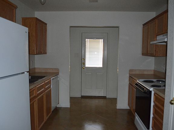 4th image of 915 Maplewood St Unit A