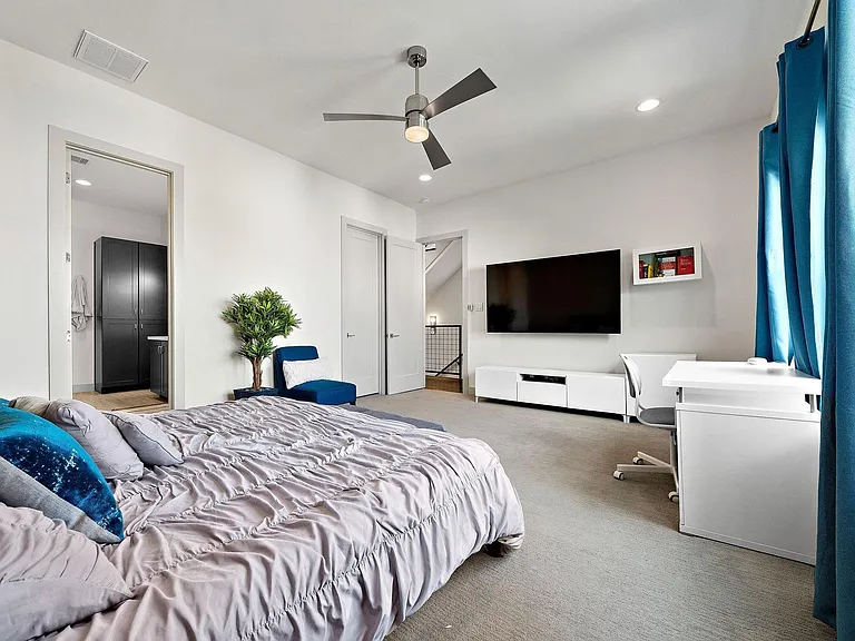4621 Chartres St — Photo 11