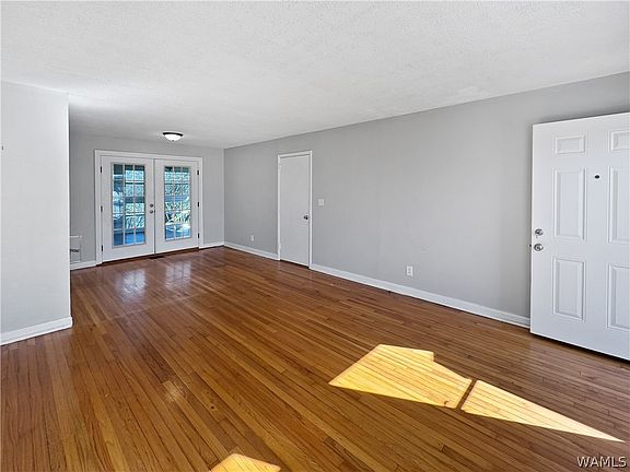 3rd image of 1402 14th St E