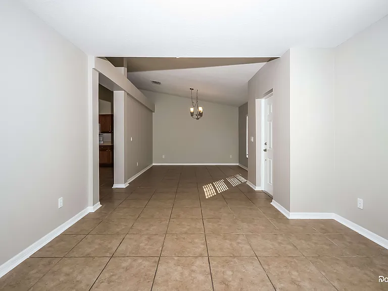 1219 SW Eleuthera Ave — Photo 7