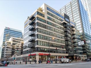 130 S Canal St APT 522, Chicago, IL 60606