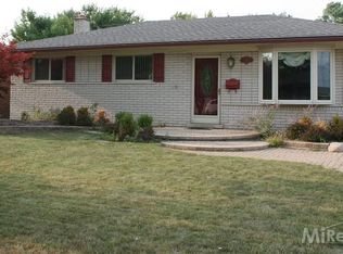 13763 Heritage Rd, Sterling Heights, MI 48312