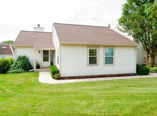 910 Bidwell Dr #910, Gurnee, IL 60031