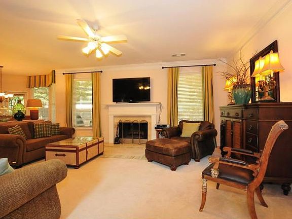 Great Room w/Fireplace