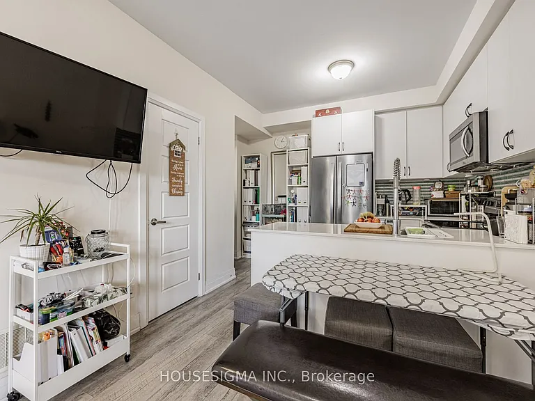 713 Lawrence Ave W #5 — Photo 16