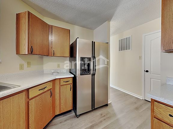 3rd image of 10002 Big Bend Dr
