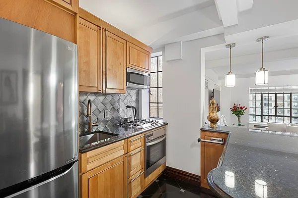 Sold by City Connections Realty | media 8