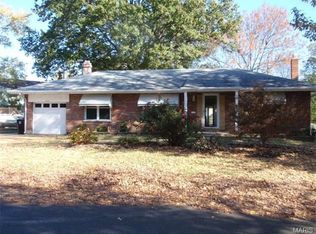 10010 Shapfield Ln, Saint Louis, MO 63123