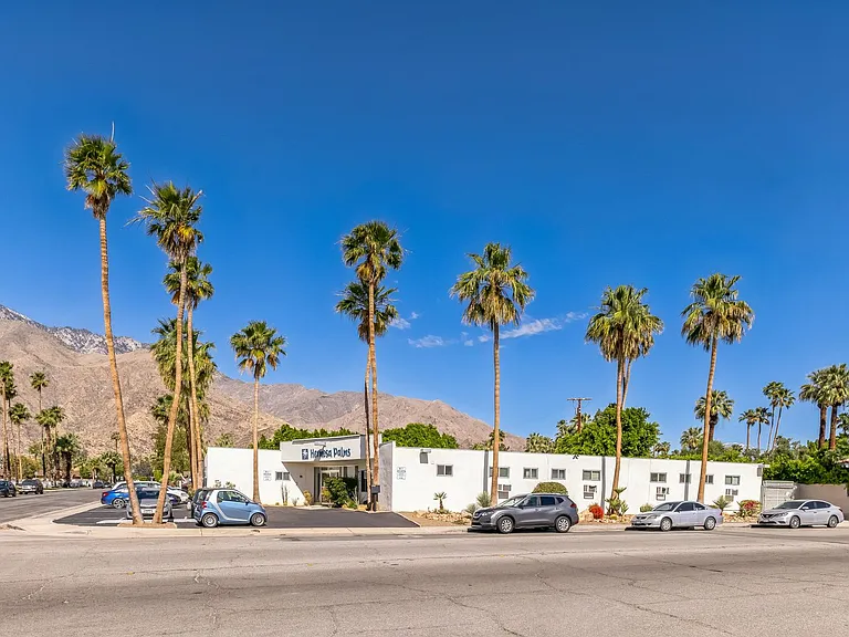 588 E. Mel Avenue - Hermosa Palms — Photo 43