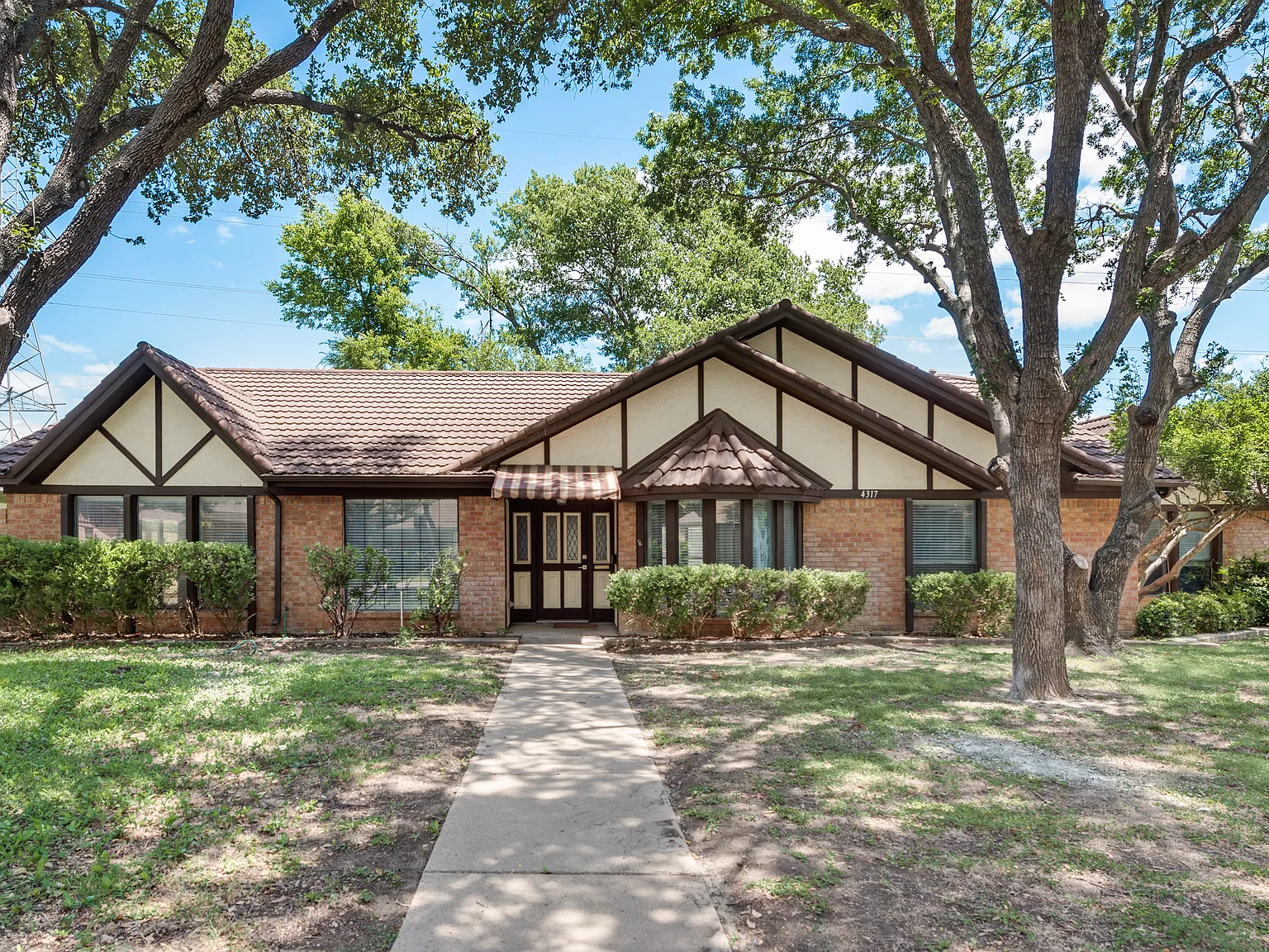 3 bed, 1991 sqft, $2,049 — Photo 4