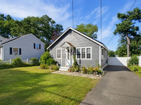 46 W Shore Rd, Holbrook, MA 02343