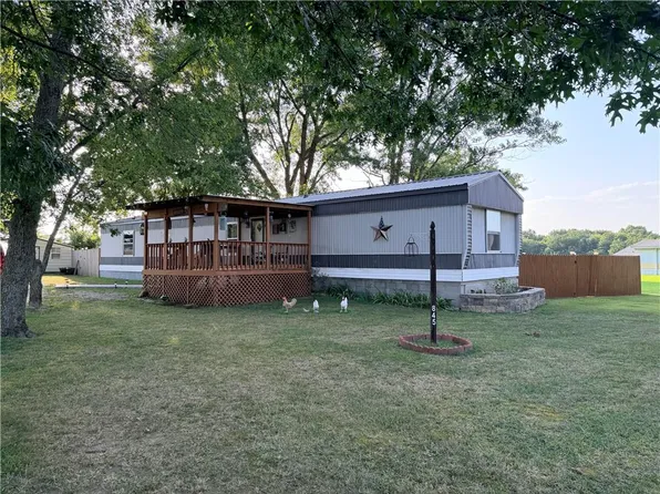 845 Carriage Dr, Deepwater, MO 64740