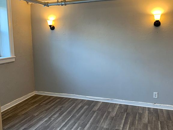 4th image of 129 Scofield St APT 13