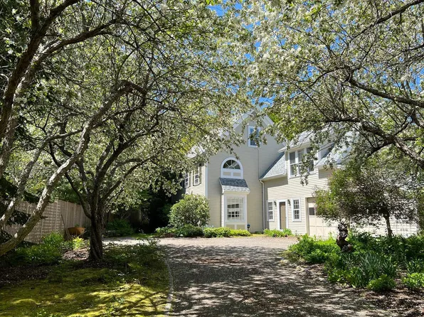 129 Chestnut Street, Camden, ME 04843