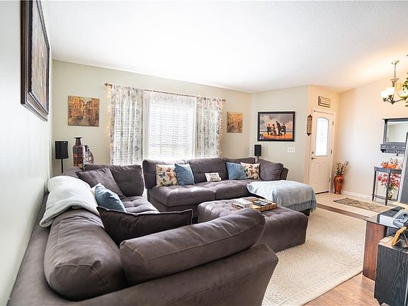 3rd image of 1931 Kimberwicke Cir