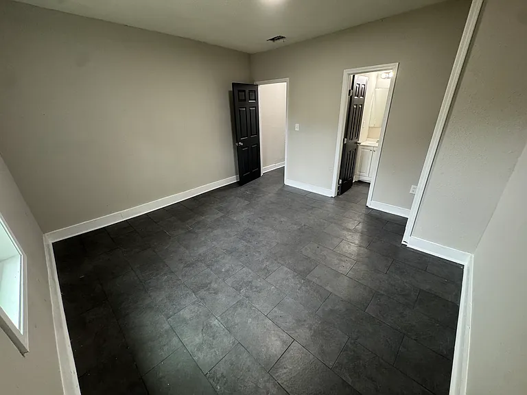 2760 Lola Ave — Photo 17