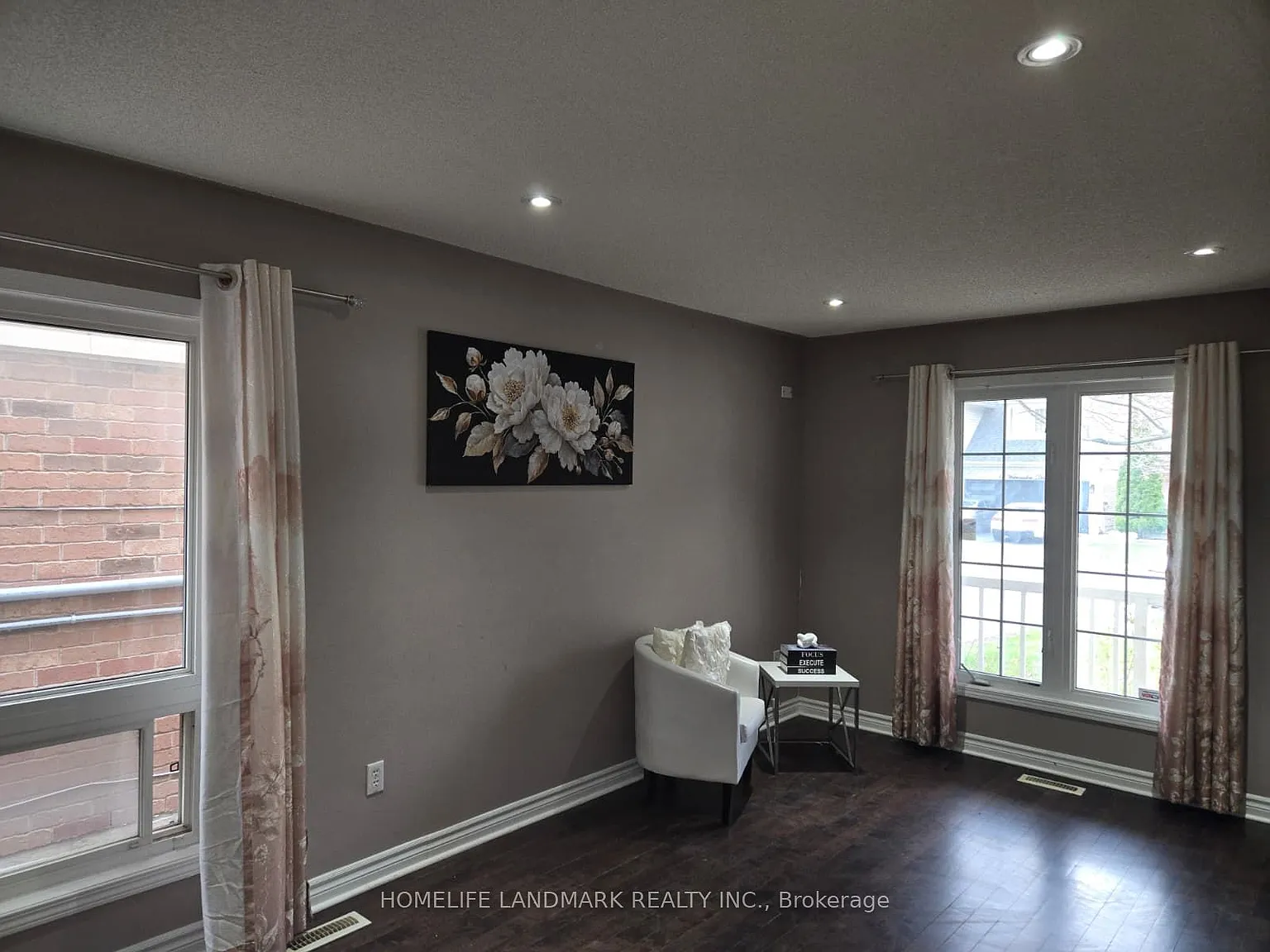 3 bed, $2,700 — Photo 2