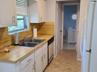 2438 Pierce St APT 8, Hollywood, FL 33020