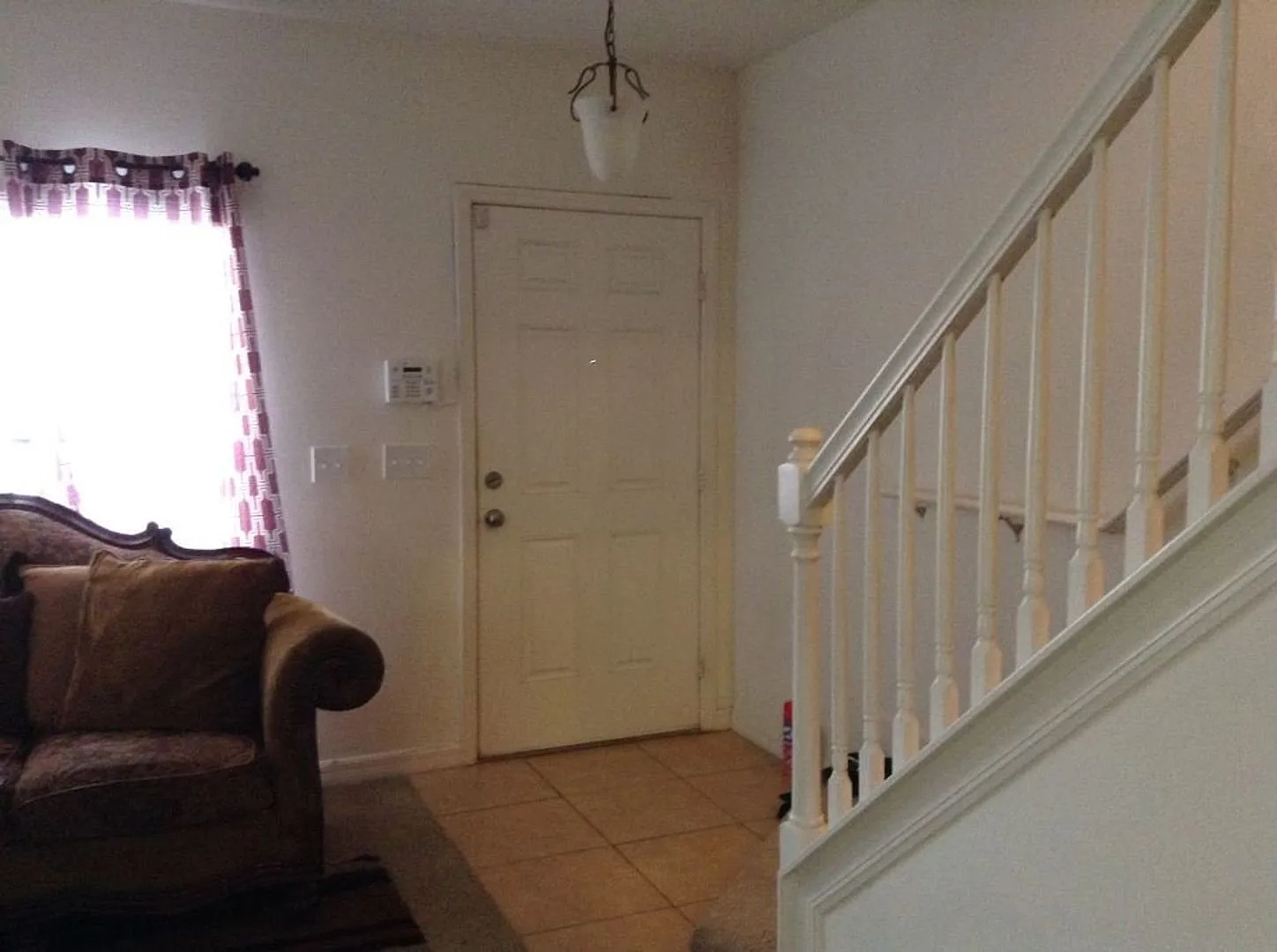 3 bed, 2.5 bath, 1420 sqft, $1,799 — Photo 2