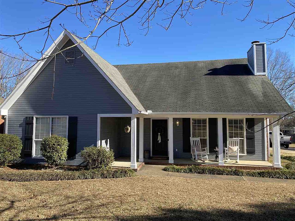 1st image of 120 Rockwood Dr
