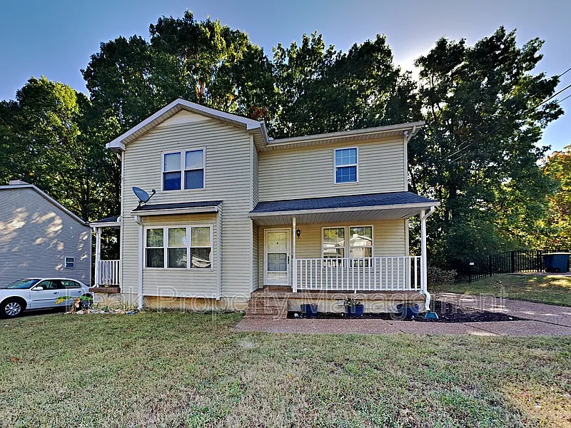1012 Patio Dr