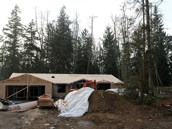 4th image of 18723 92nd Dr NW