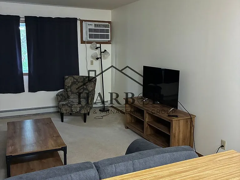 Valley View Apartments — Photo 30