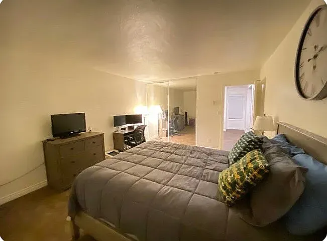 1111 Seacoast Dr #4 — Photo 1