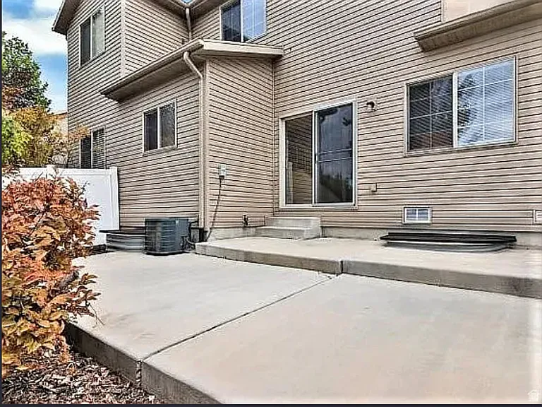 2124 W 2180 N — Photo 18