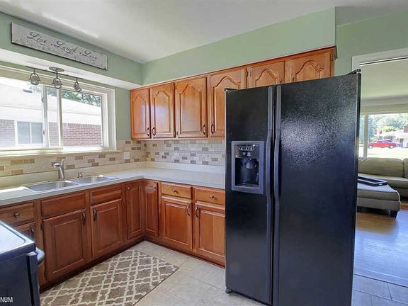 5th image of 12867 Leisure Dr