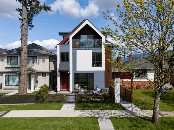3141 E 19th Ave #1, Vancouver, BC V5M 2T2