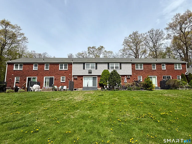 47 Old Farms Ln #47 — Photo 22