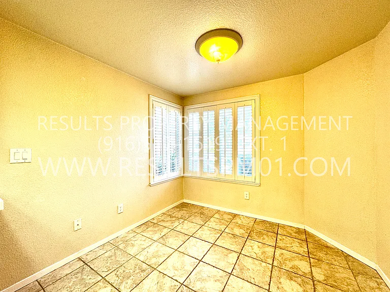 3413 Cobblestone Dr — Photo 13