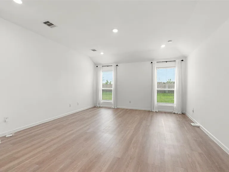 29338 Sweet Orange Ct — Photo 13