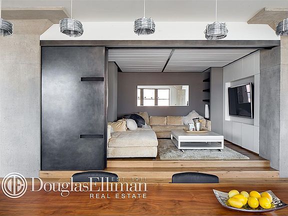 4th image of 25 N Moore St APT 16A