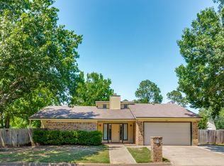 816 Lee Ct, Azle, TX 76020