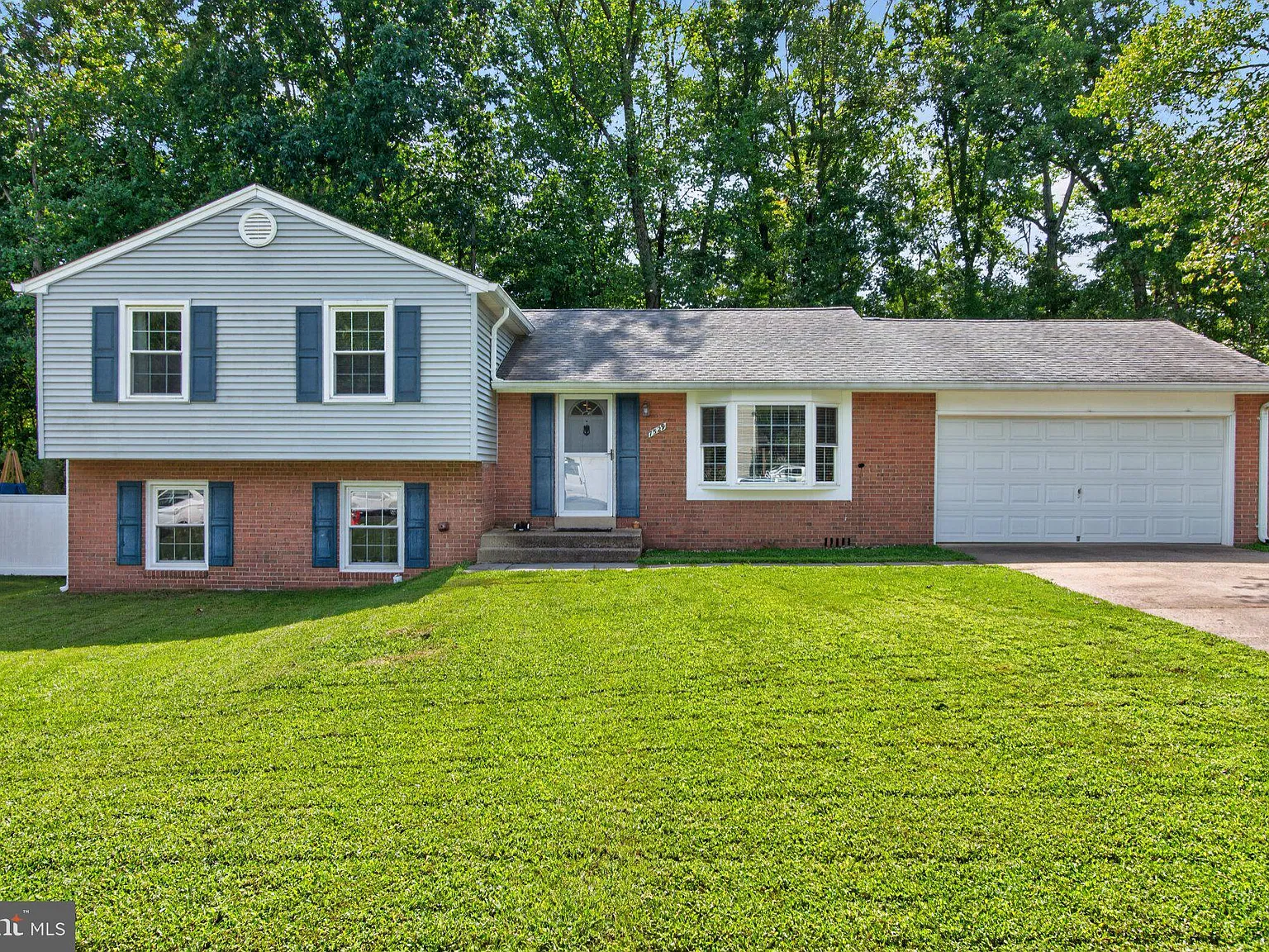 5 bed, 2.5 bath, 2044 sqft, $3,700 — Photo 1