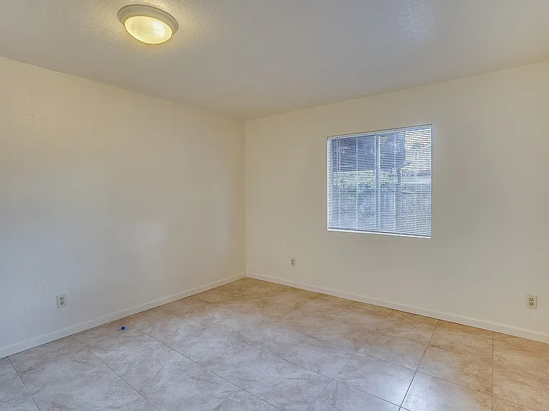 422 E Navajo Rd — Photo 23