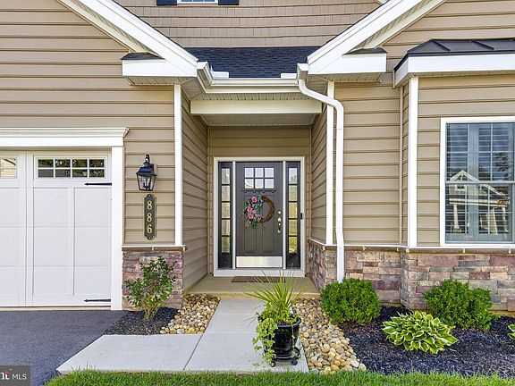 5th image of 886 Founders Way